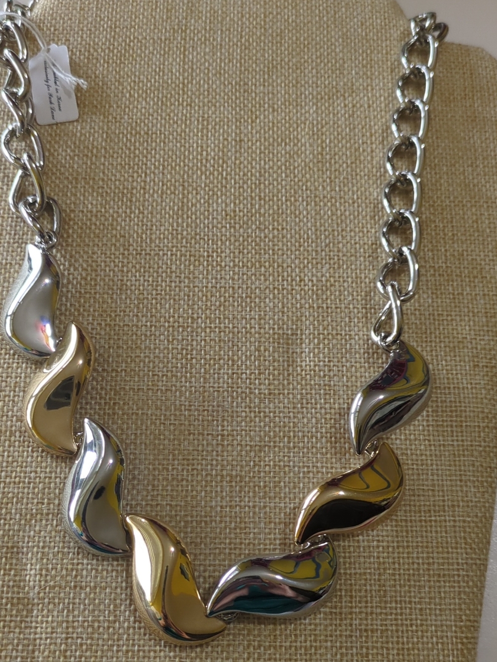 Vault Necklace